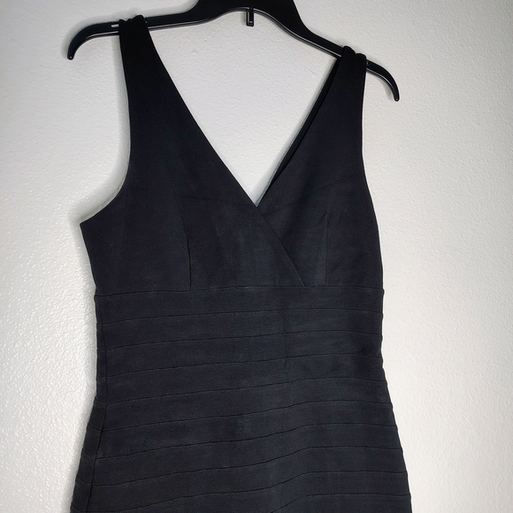 EXPRESS Women's Black Layered Sleeveless V-Neck Strechy Zip Back Dress Sz M - Picture 4 of 11